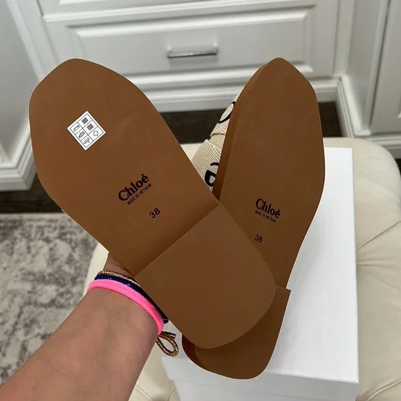 NEW IN A BOX AUTHENTIC CHLOE WOODY FLAT LOGO SANDALS SIZE 8 - Picture 3 of 6